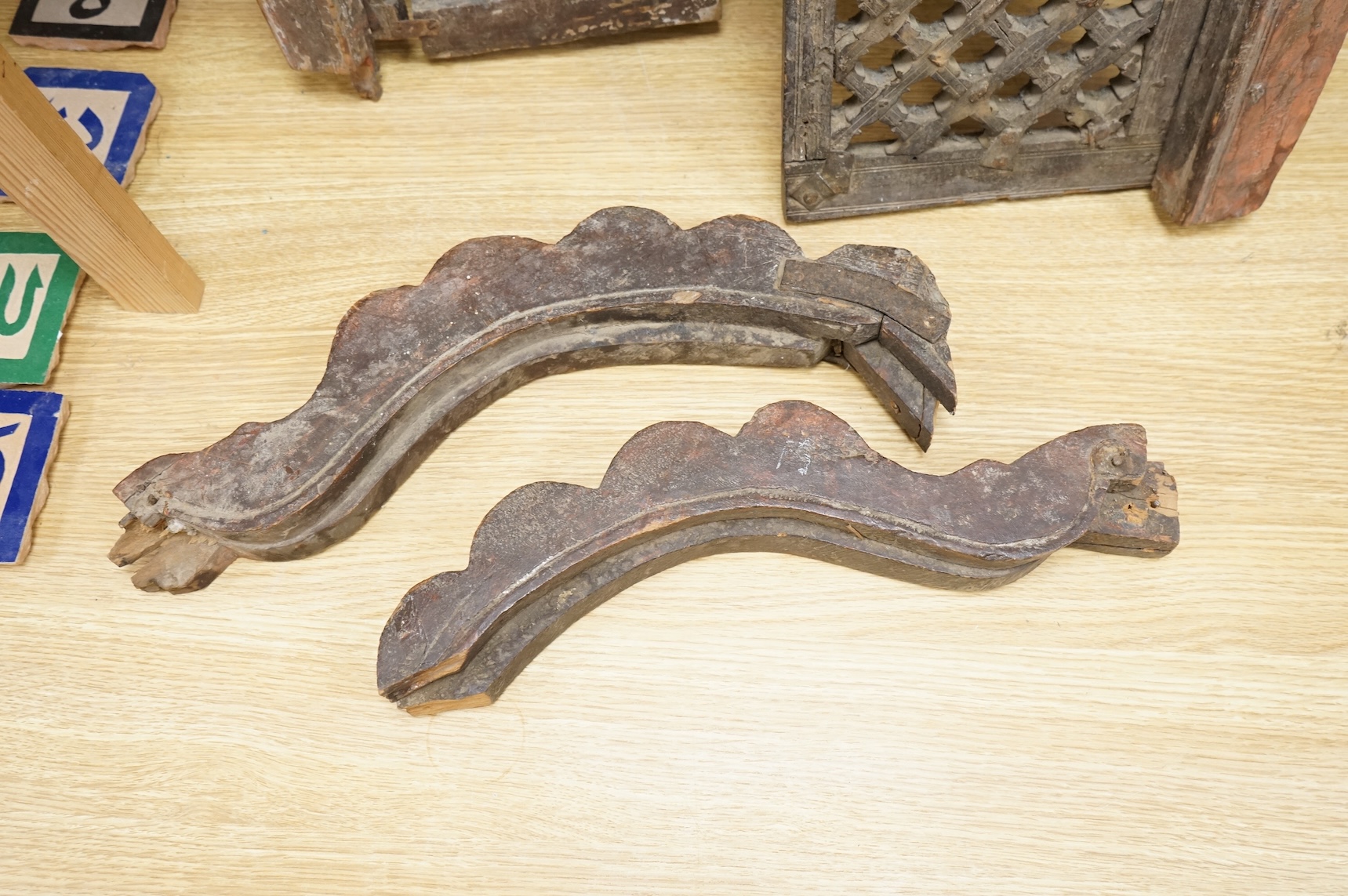 Two Indian carved wood windows (one dissembled), 100cm high